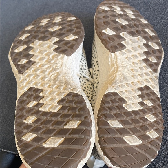 VGUC VANS UltraRange VR3 Animal - Marshmallow - Unisex - W-7.5 M 6.0 - Picture 8 of 8